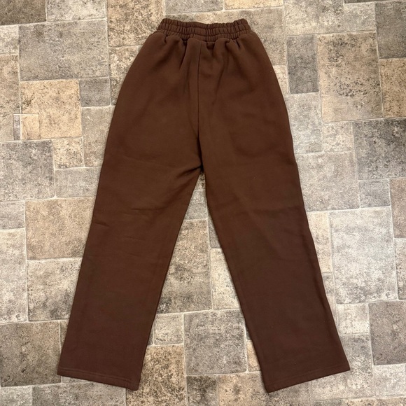 Comfrt Minimalist Straight Leg Sweatpants 🤎 - Picture 5 of 6